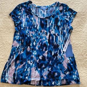 Vera Wang short sleeved top
